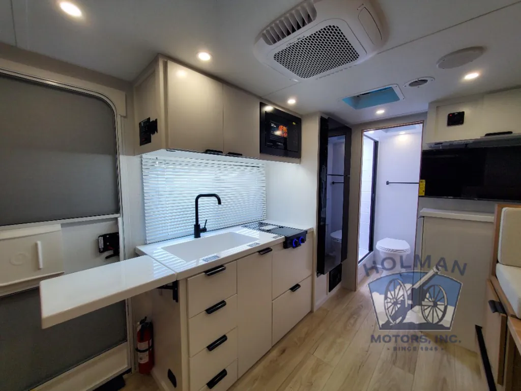 2027 Winnebago Micro Minnie 2108DS, Photos photo 23