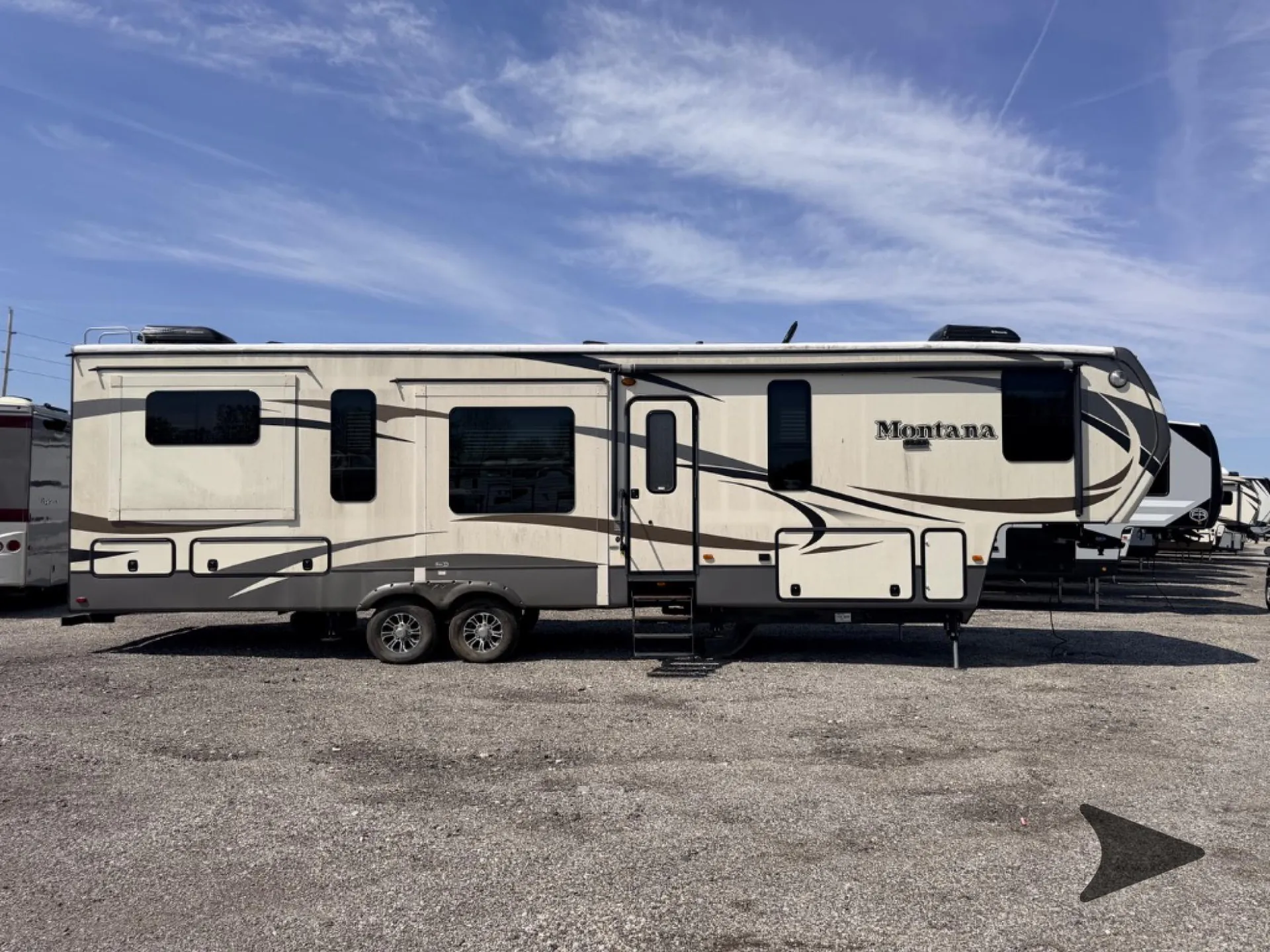 2016 Keystone Montana 3791RD - Photo 3
