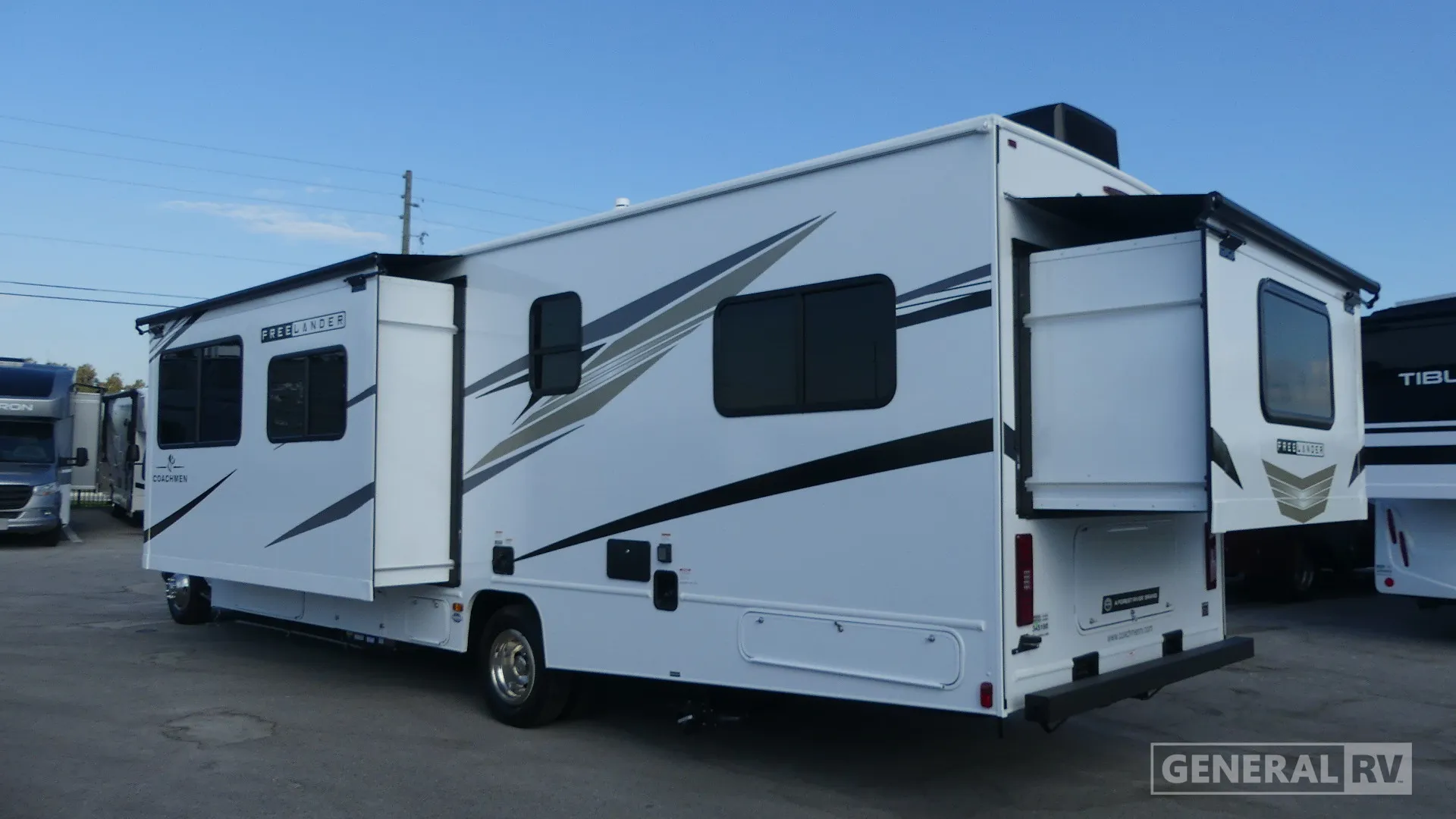 2026 Coachmen Freelander 30RS - Photo 4