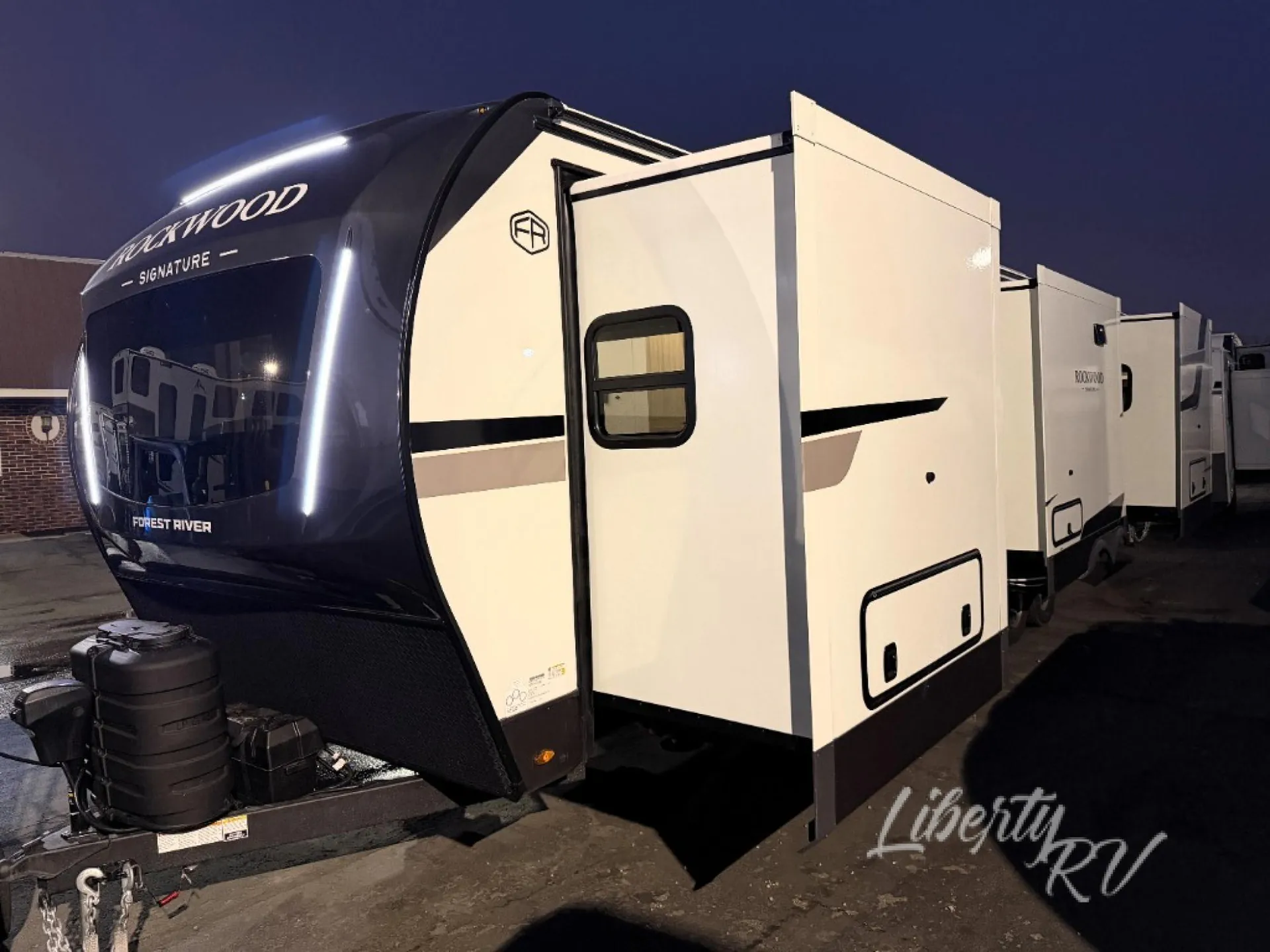 2026 Forest River Rockwood Signature 8421DB - Photo 4