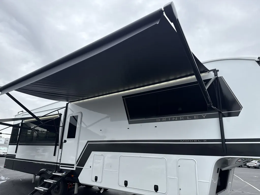 2026 Brinkley Model Z 3600, Photos photo 11