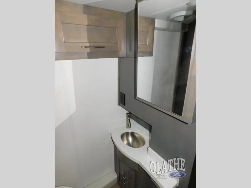 2023 Regency Ultra Brougham 25IB - Photo 4