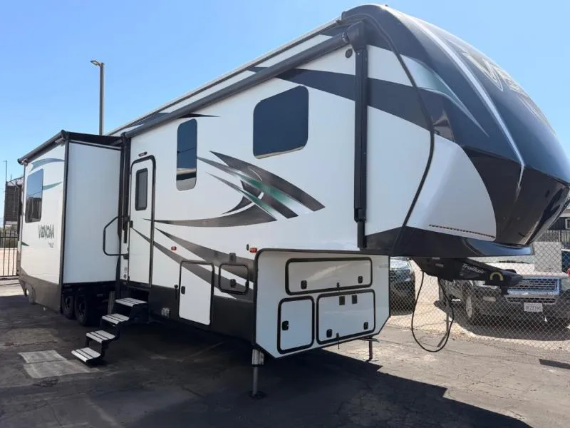 2018 KZ Venom 4111TK - Photo 2