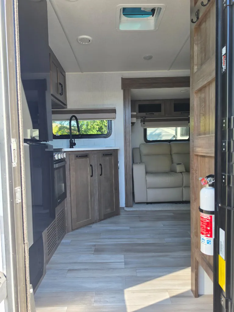2024 Forest River Rockwood Ultra Lite 2614BS, Photos photo 12