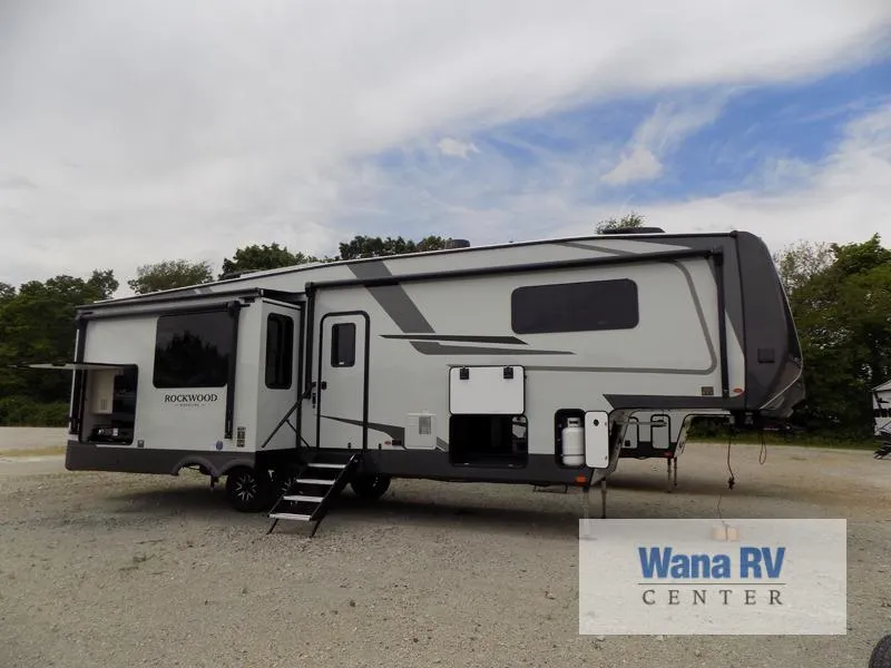 2027 Forest River Rockwood Signature 372RL - Photo 2