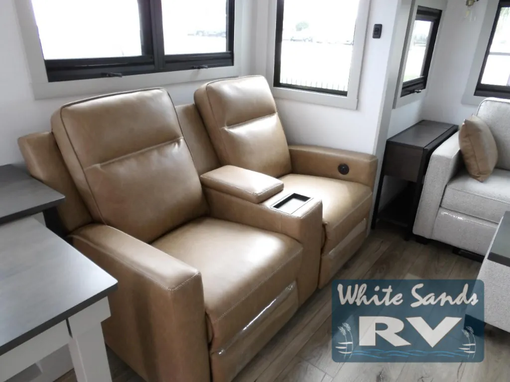 2026 Brinkley Model Z AIR 310, Photos photo 8