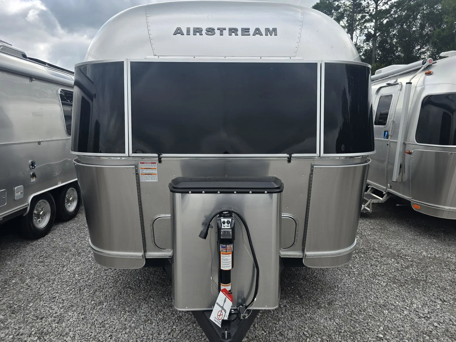 2026 Airstream Flying Cloud 27FB - Photo 3