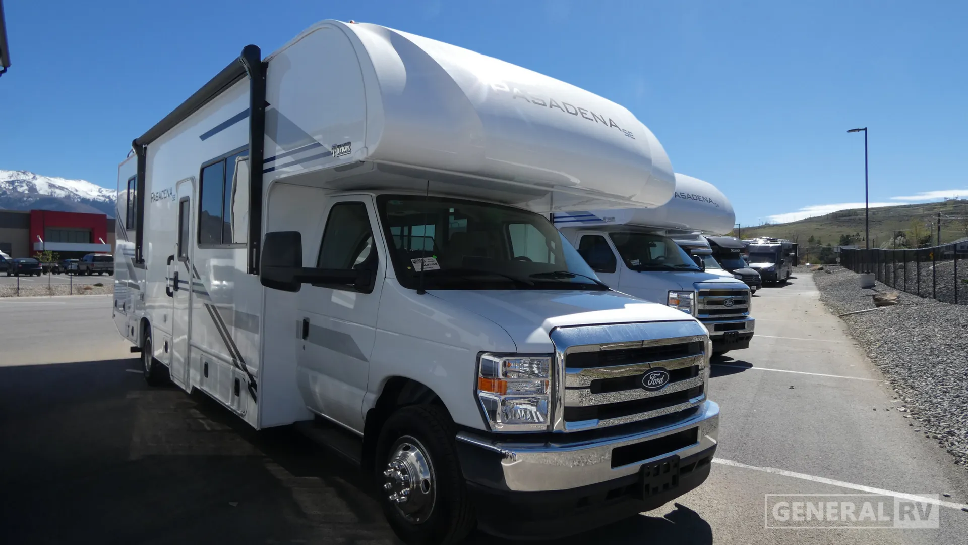 2026 Thor Motor Coach Pasadena SE SE28 - Photo 2