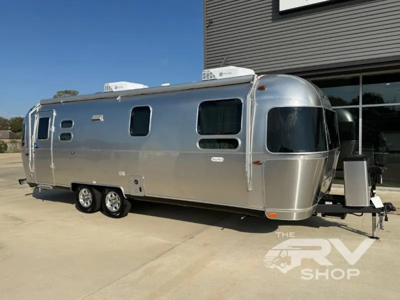 2026 Airstream Flying Cloud 27FB - Photo 2