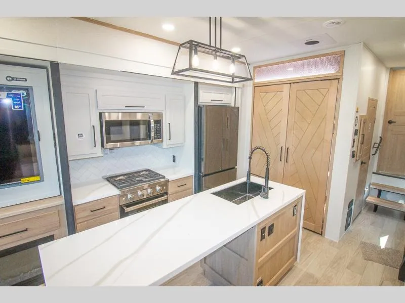 2026 Forest River Sandpiper 3900HBLR - Photo 4
