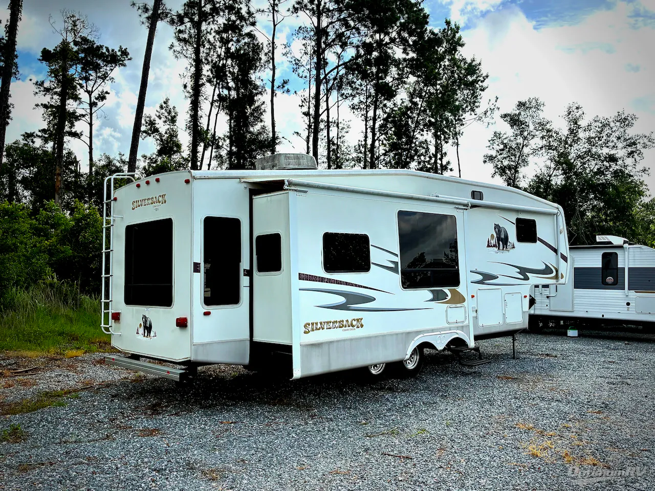 2007 Forest River Cedar Creek Silverback 33LCDTS - Photo 3