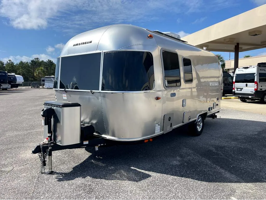2026 Airstream Bambi 22FB - Photo 3