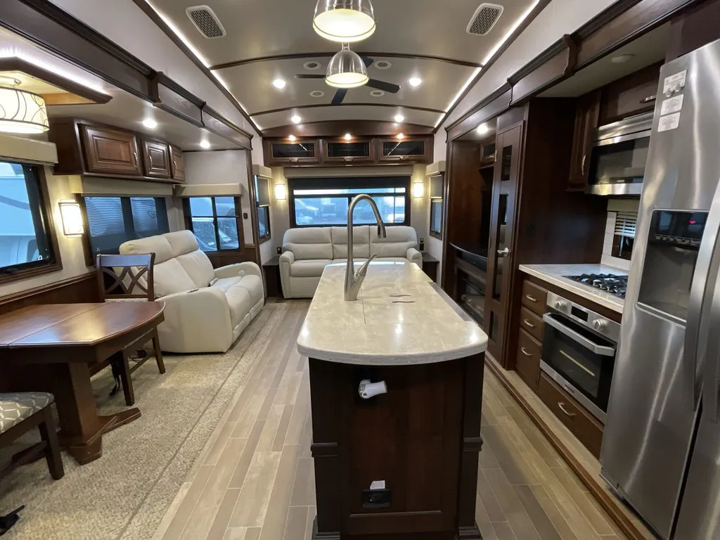2019 Jayco Pinnacle 36SSWS - Photo 4