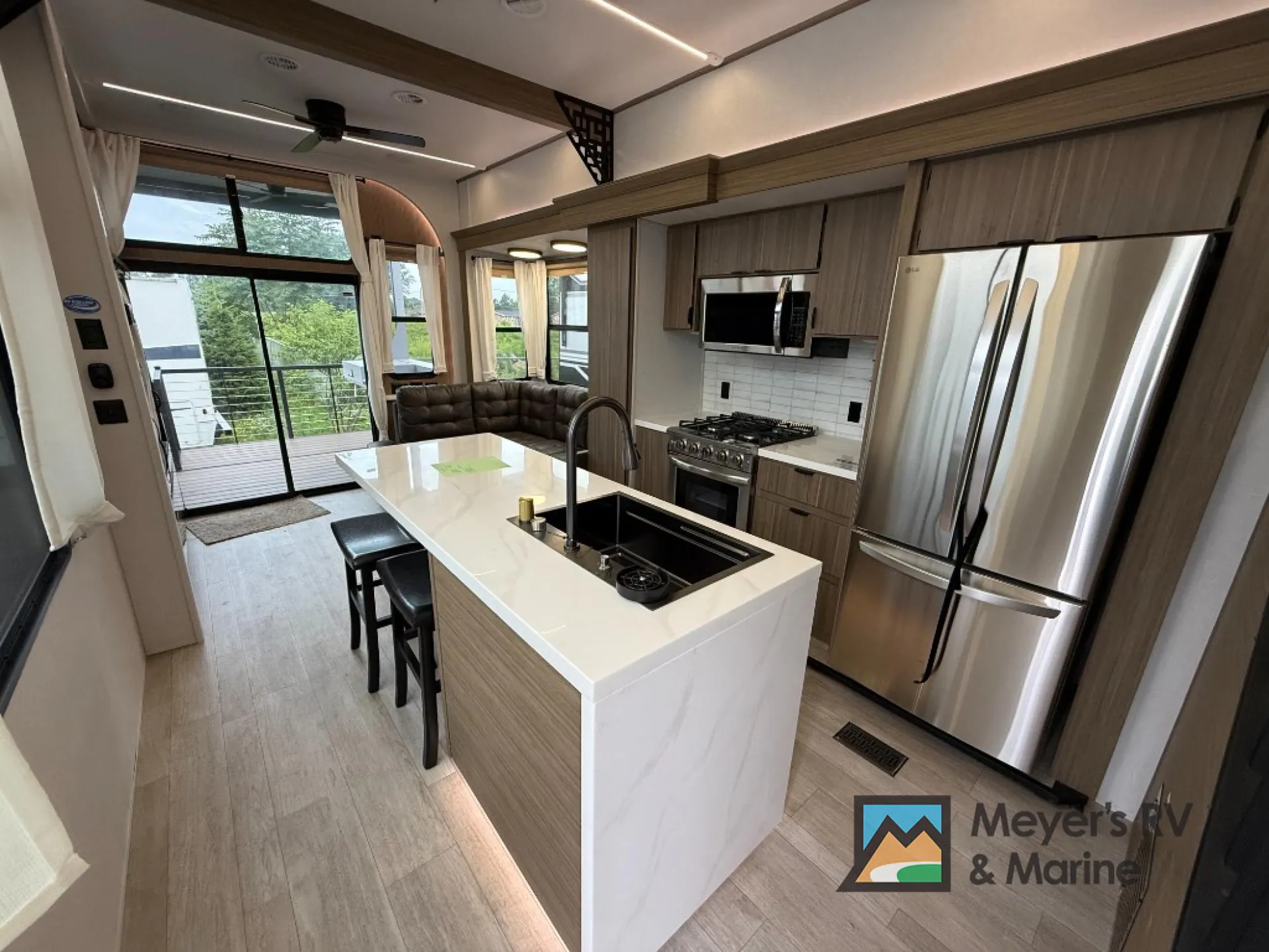2025 Forest River Salem Grand Villa 42VERANDA — Photo 7