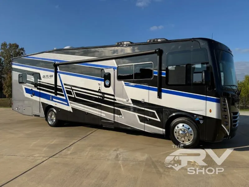 2026 Thor Motor Coach Outlaw Wild West Edition 38K - Photo 2