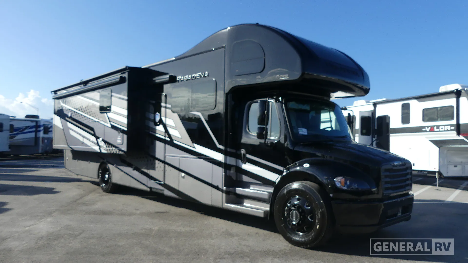 2026 Thor Motor Coach Pasadena 38FX - Photo 2