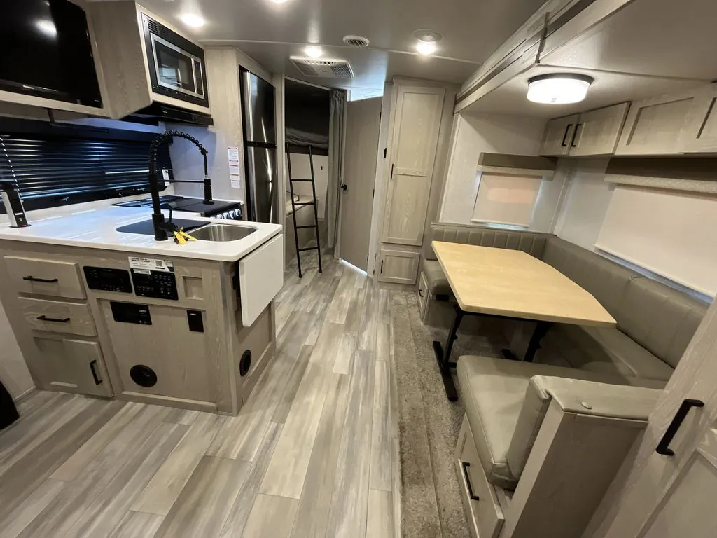2022 Forest River Flagstaff Micro Lite 25BRDS, Photos photo 2