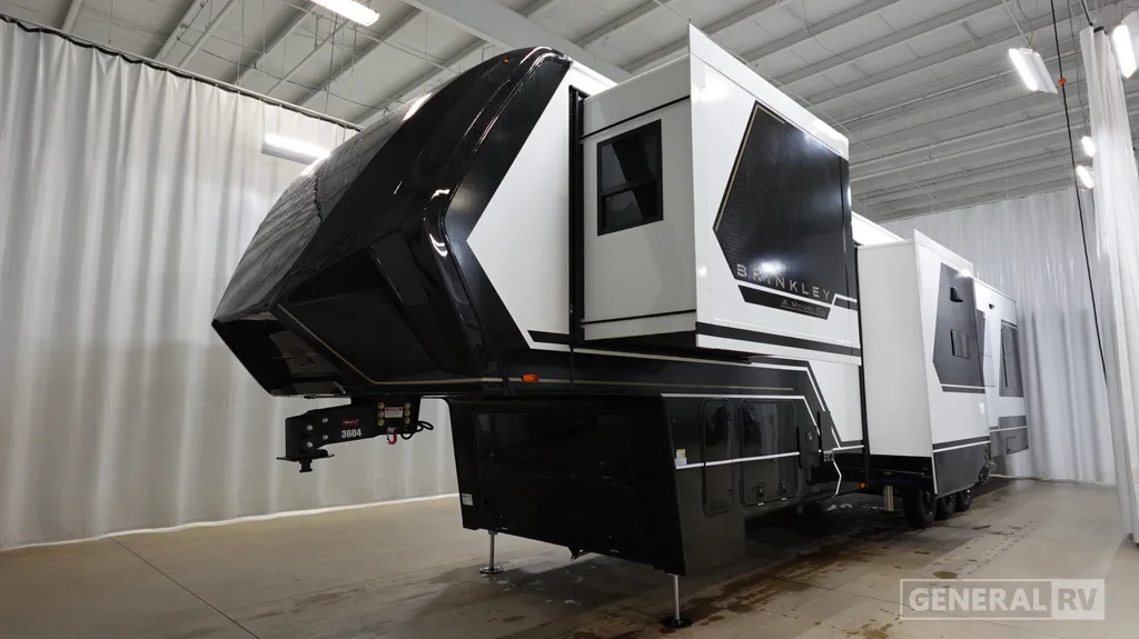 2026 Brinkley Model G 4000, Photos photo 5
