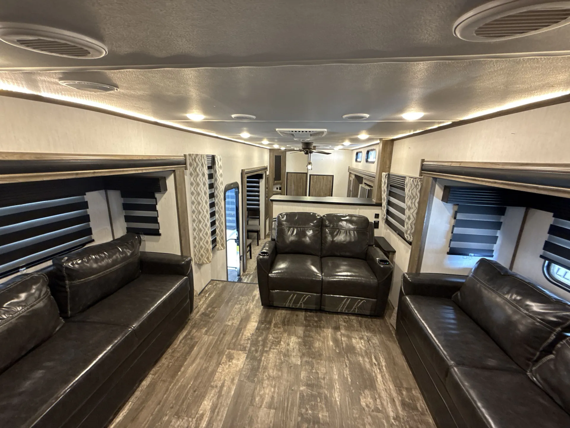 2021 Forest River Sabre 37FLH — living area main
