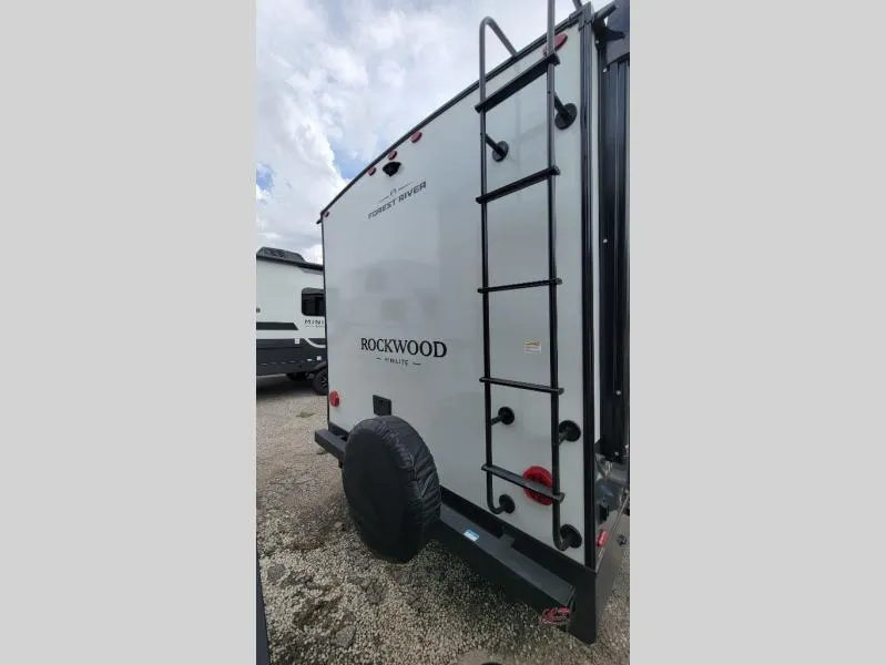 2026 Forest River Rockwood Mini Lite 2205S - Photo 3