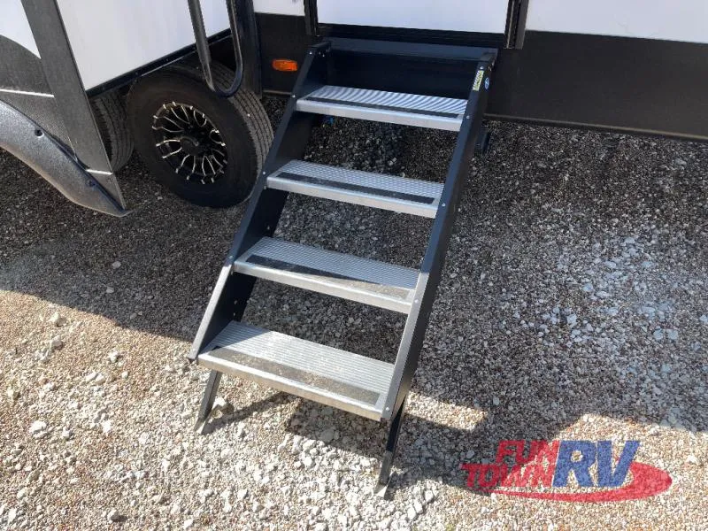 2026 Coachmen Chaparral 336TSIK - Photo 3