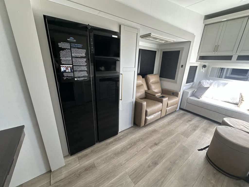 2026 Brinkley Model Z 2680, Photos photo 9