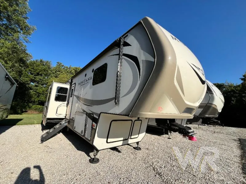 2019 Keystone Montana 3561RL - Main photo