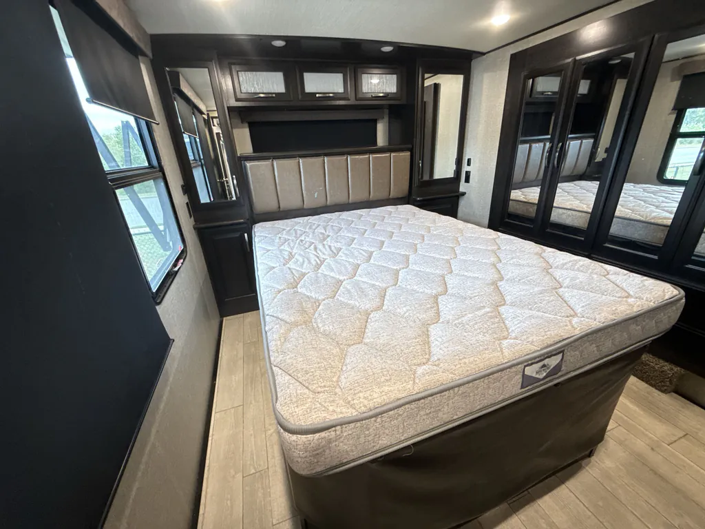 2018 Grand Design Momentum 376TH, Photos photo 19