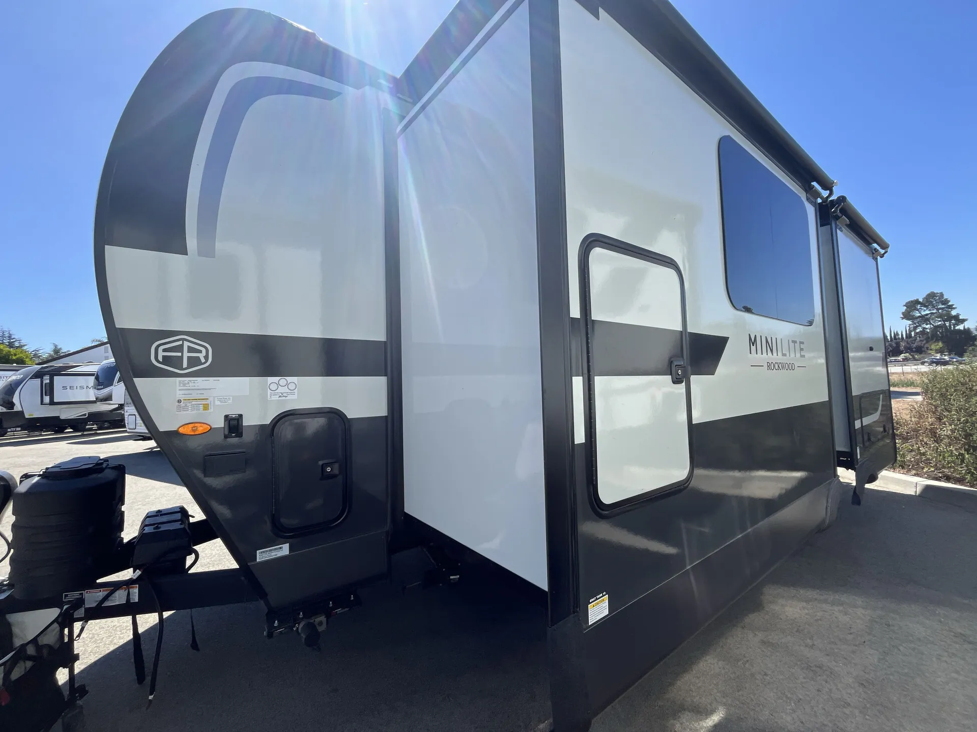 2027 Forest River Rockwood Mini Lite 2523MBR — off campside