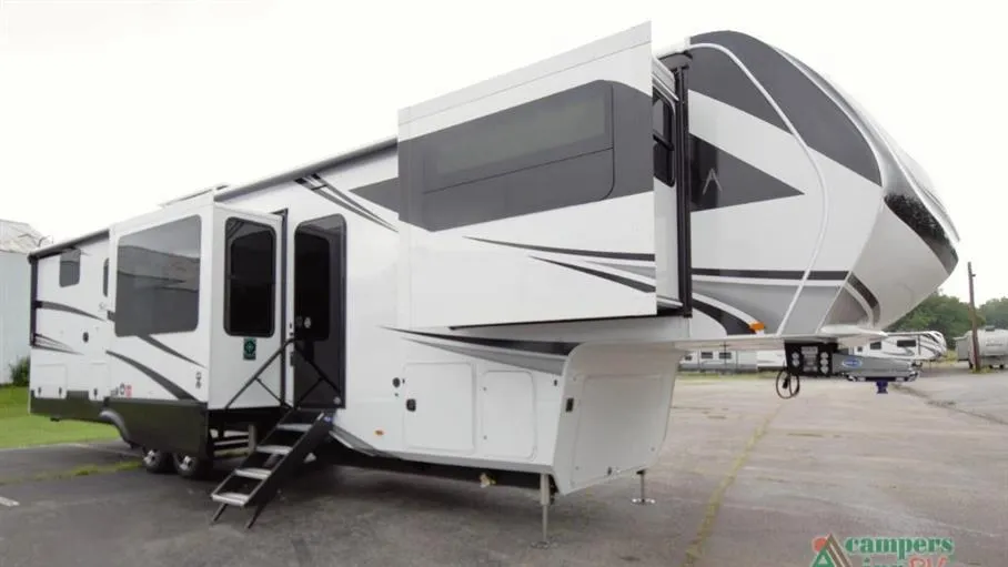 2026 Grand Design Solitude 380FL - Photo 2