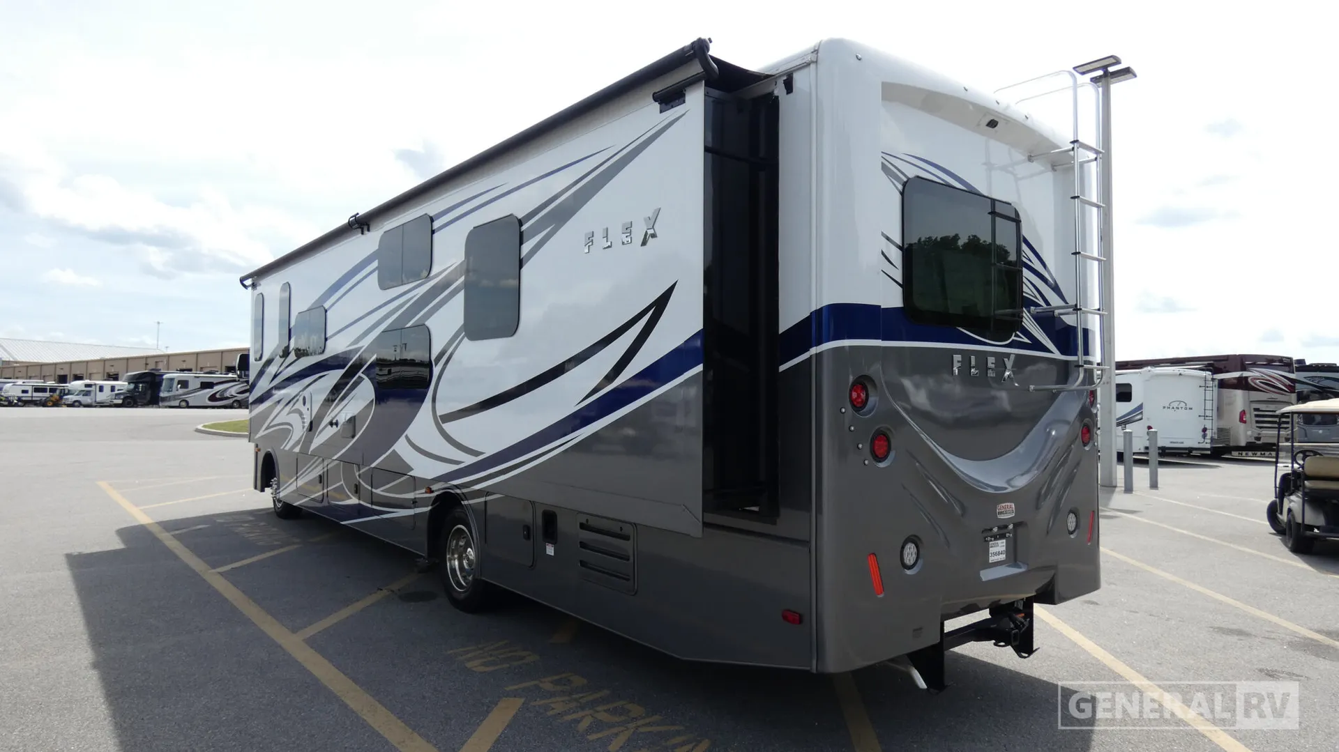 2024 Fleetwood Flex 34J - Photo 4