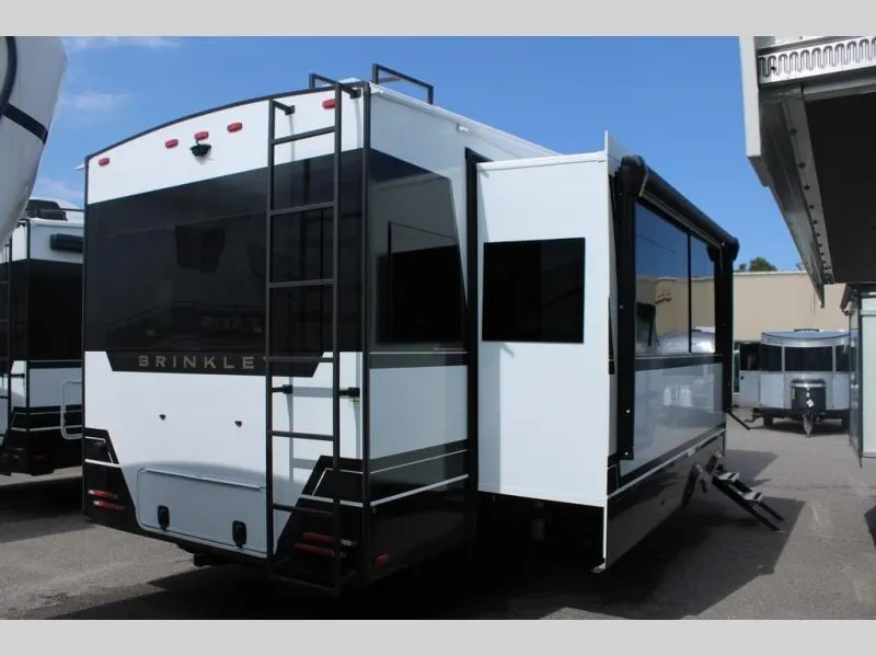 2027 Brinkley Model Z 2900 - Photo 4