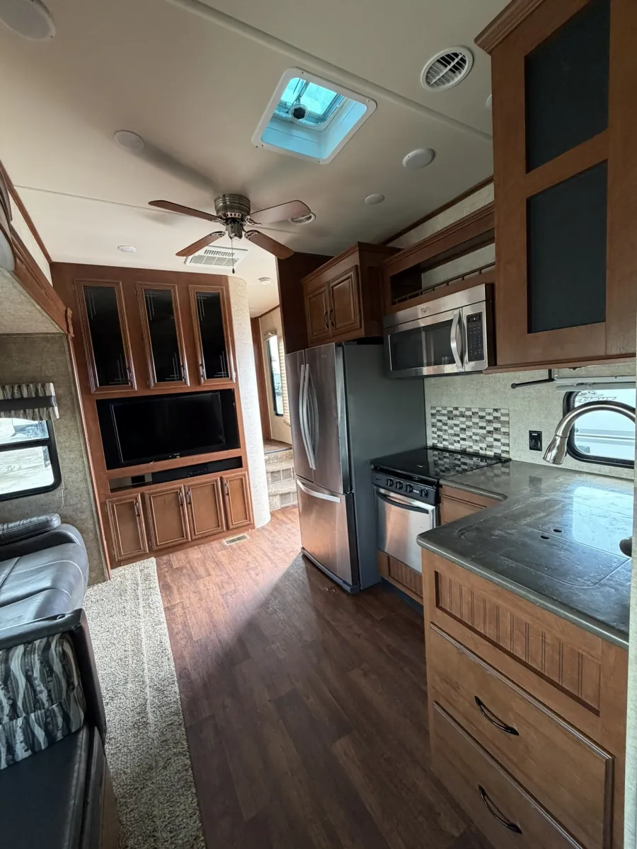 2016 Forest River Sandpiper 365SAQ, Photos photo 80