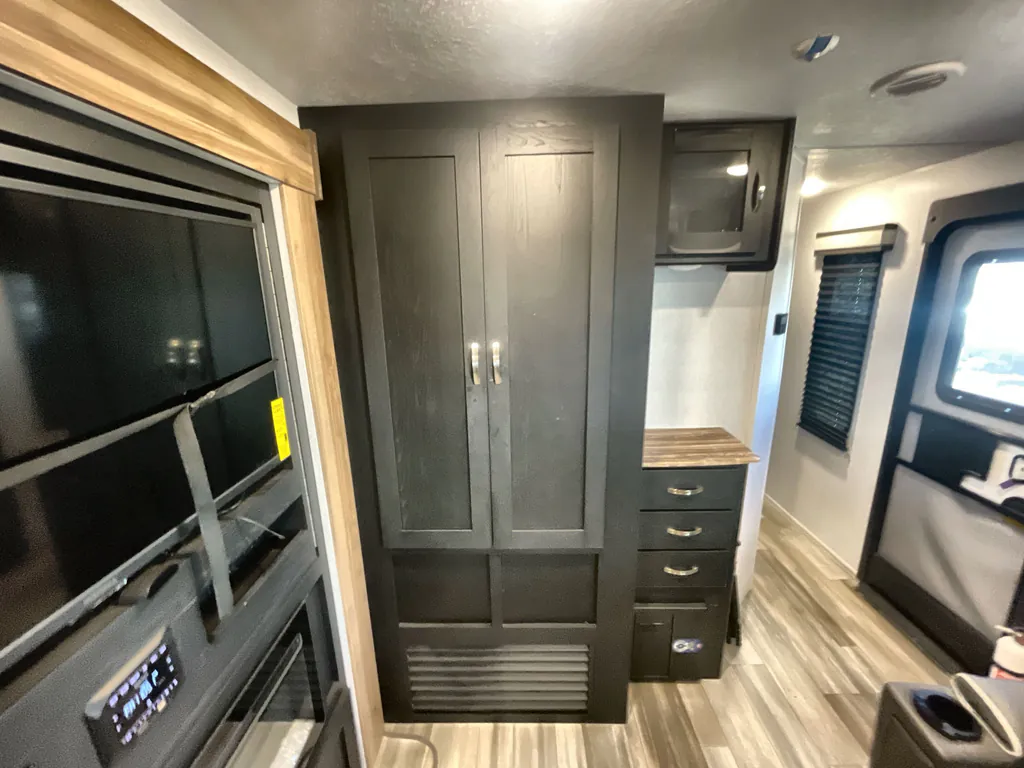 2023 Coachmen Freedom Express Ultra Lite 274RKS, Photos photo 13