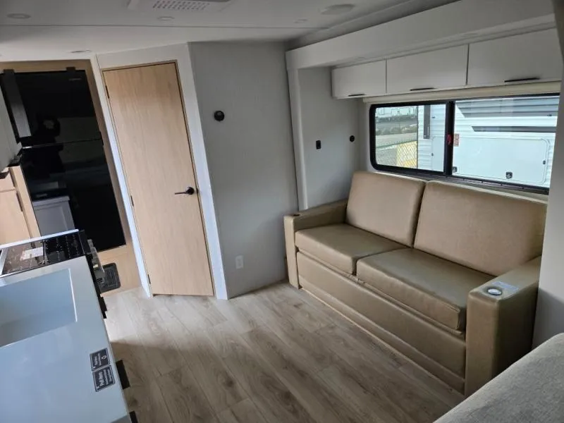 2026 Winnebago Thrive 18FBS - Photo 4