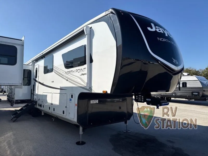2026 Jayco North Point 377RLBH - Photo 3