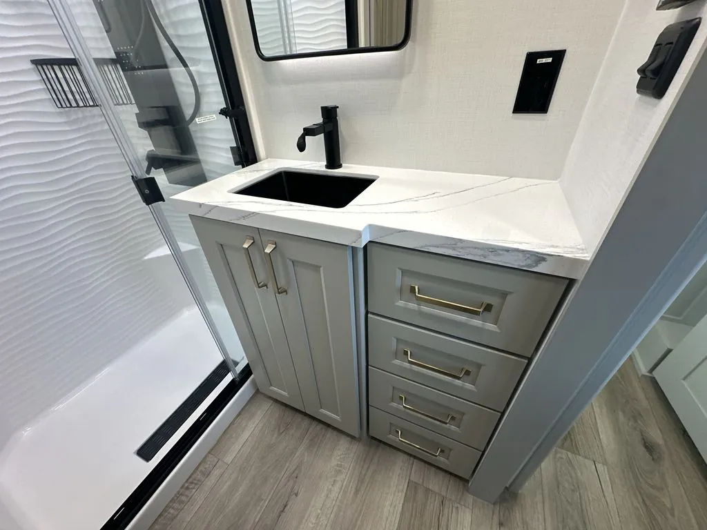 2026 Brinkley Model G 4100, Photos photo 26