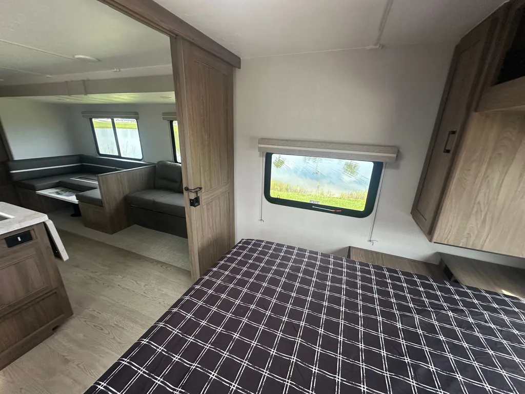 2026 Coachmen Freedom Express Select 30SE, Photos photo 53