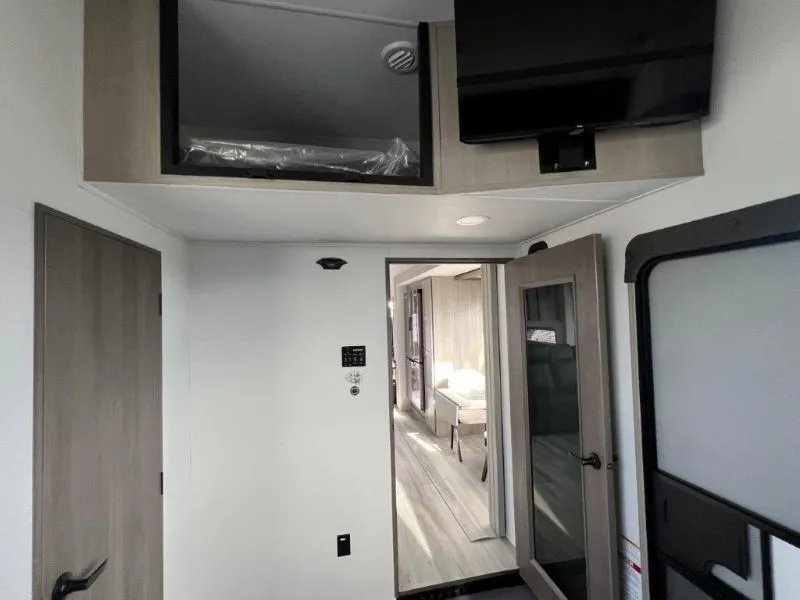 2026 Grand Design Momentum M-Class 414M, Photos photo 7