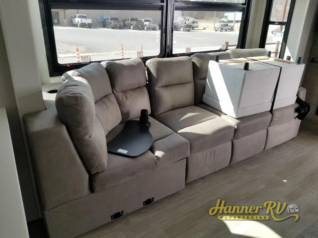 2026 Jayco Pinnacle 38FBRK - Photo 4