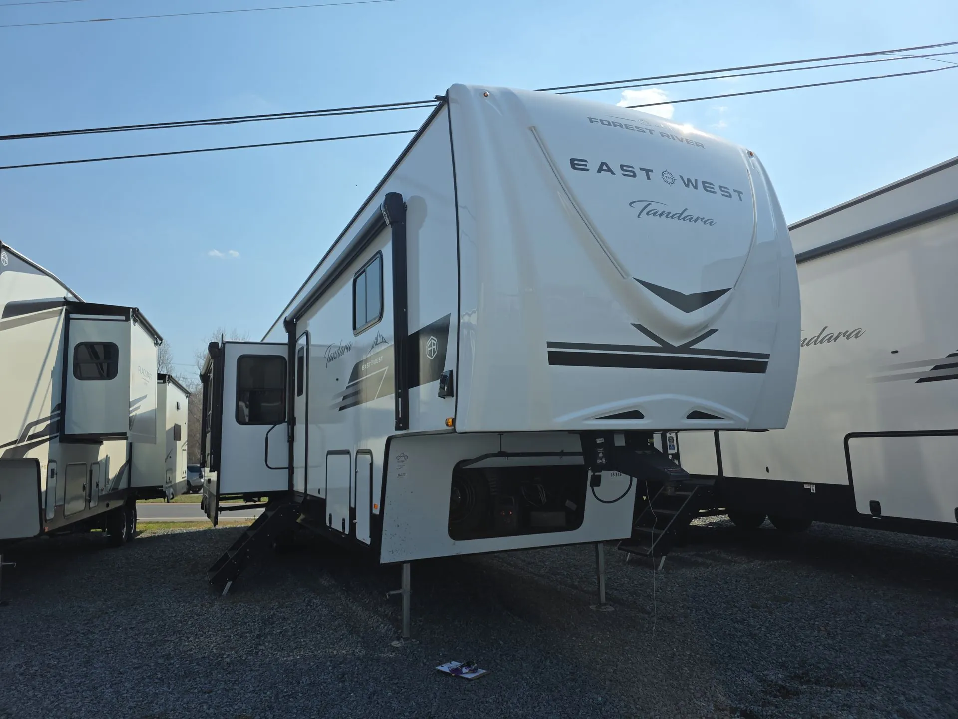 2026 East to West Tandara 387BH - Photo 2