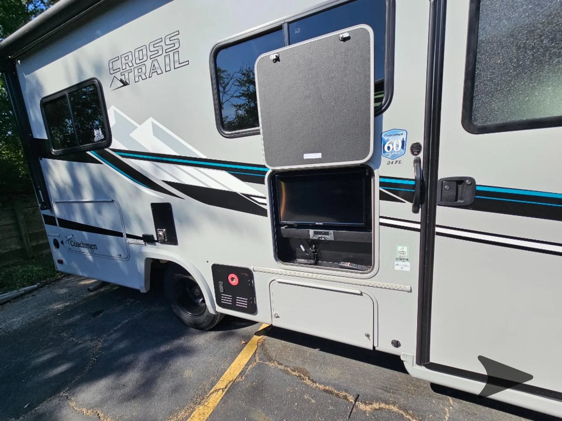 2025 Coachmen Cross Trail XLS 24FL - Photo 4