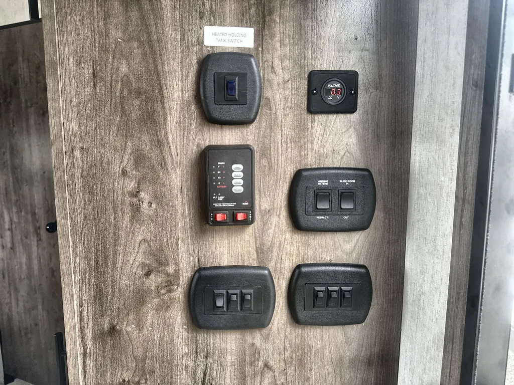 2021 Forest River Vengeance Rogue 29KS, Photos photo 11
