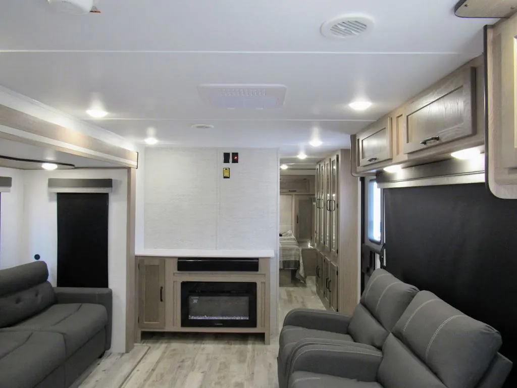 2025 Gulf Stream Conquest 295SBW, Photos photo 13