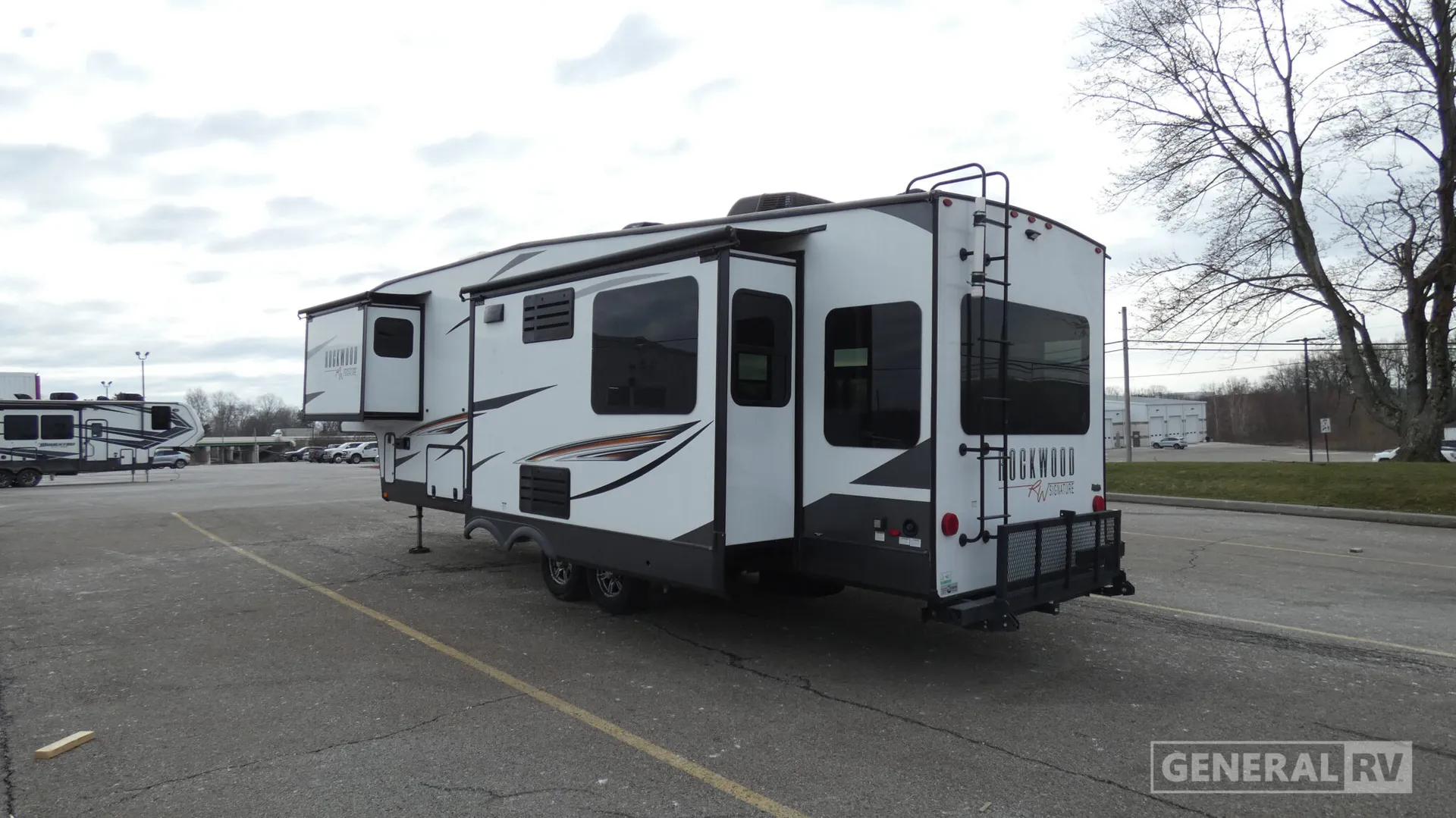 2022 Forest River Rockwood Signature Ultra Lite 8288SB - Photo 4