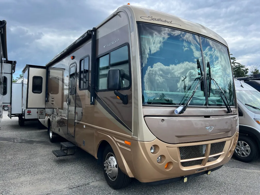 2006 Fleetwood Southwind 32VS - Photo 2