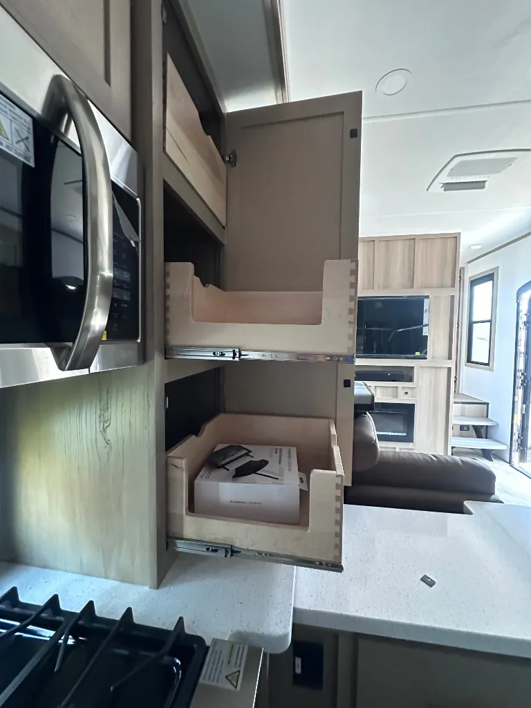 2026 Keystone Raptor 433, Photos photo 34