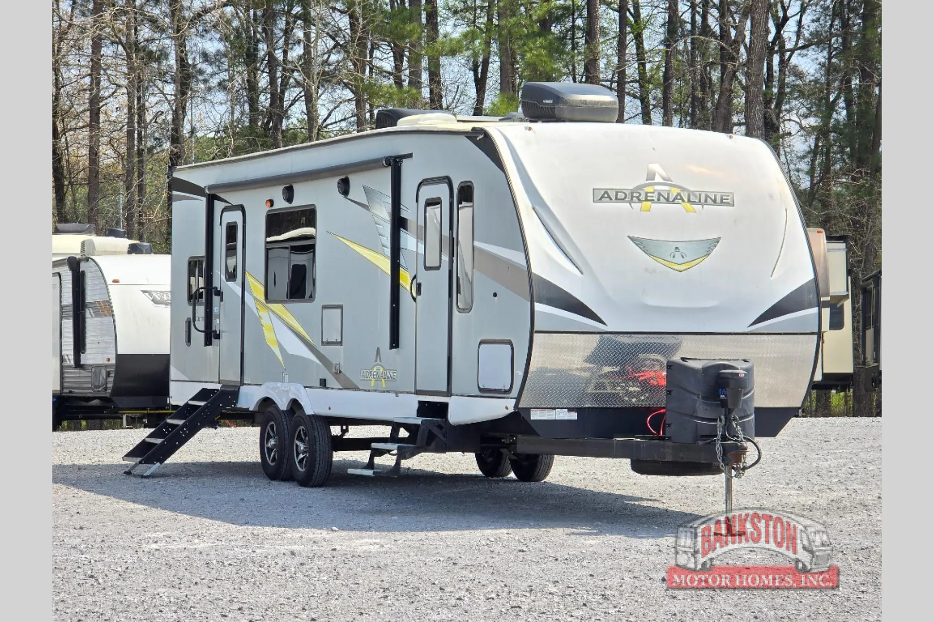 2021 Coachmen Adrenaline 29SS - Photo 2