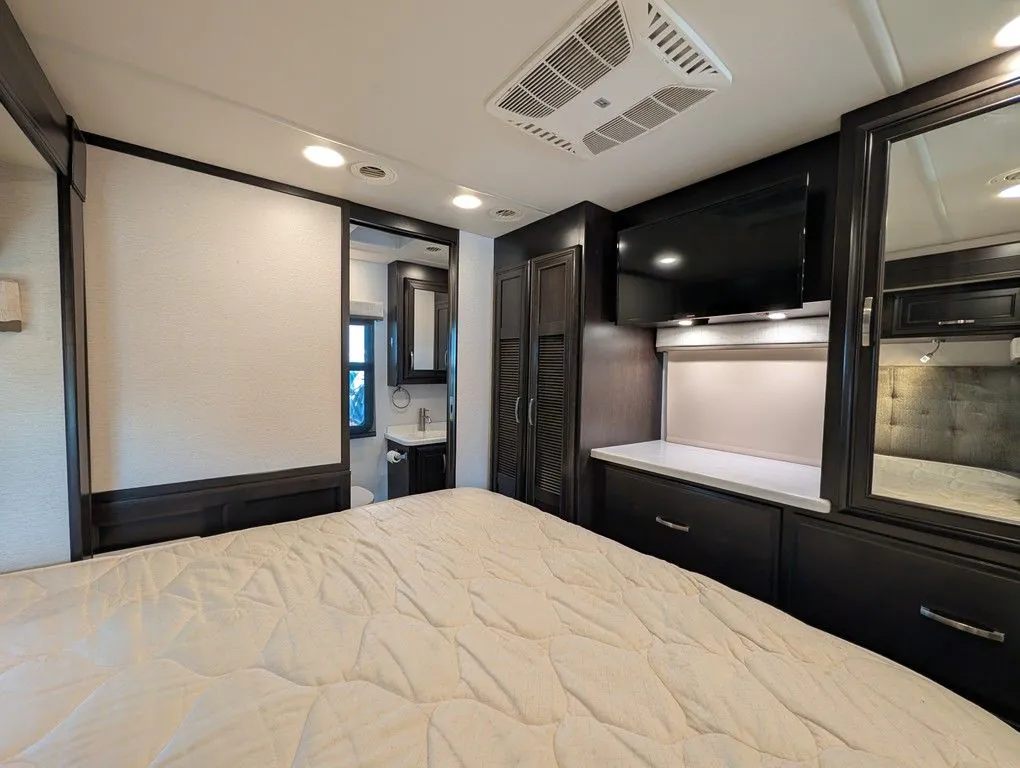 2023 Entegra Coach Accolade 37K, Photos photo 36