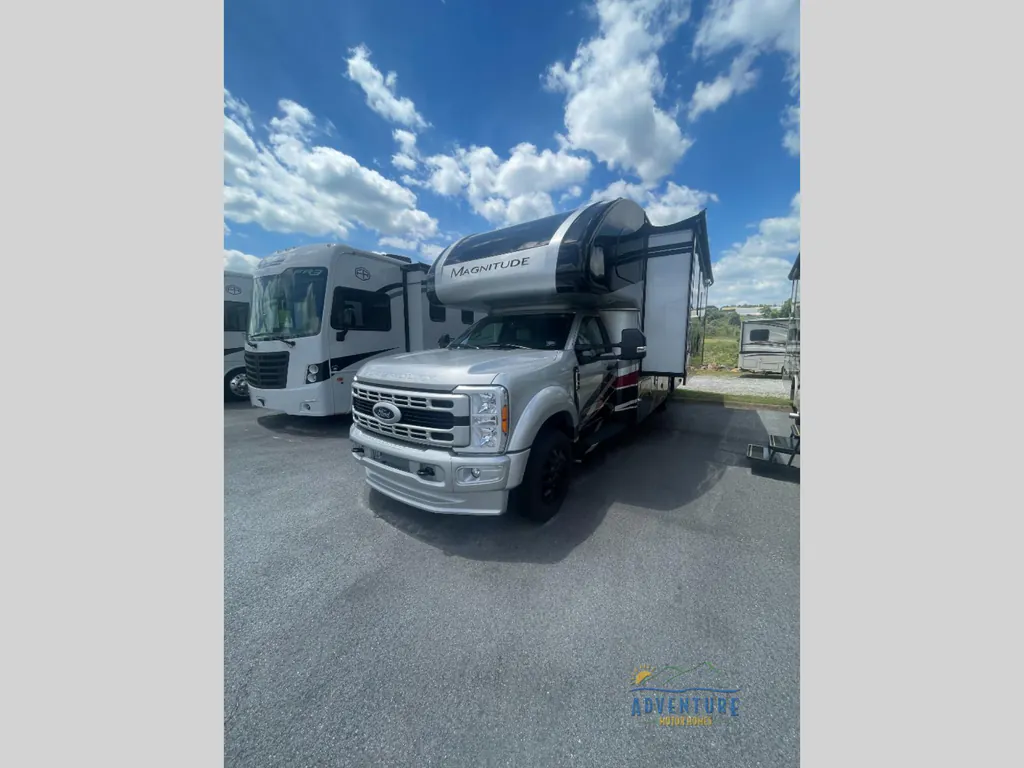 2024 Thor Motor Coach Magnitude Super C XG32, Photos photo 3